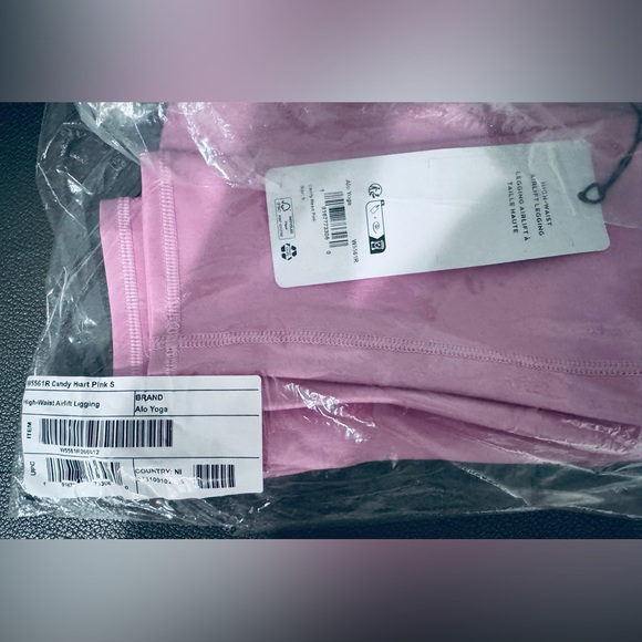 Alo Yoga High Waist Airlift Leggings Candy Heart Pink Size Small NWT - Picture 5 of 5